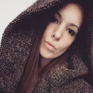 Meet your Posher, Tia